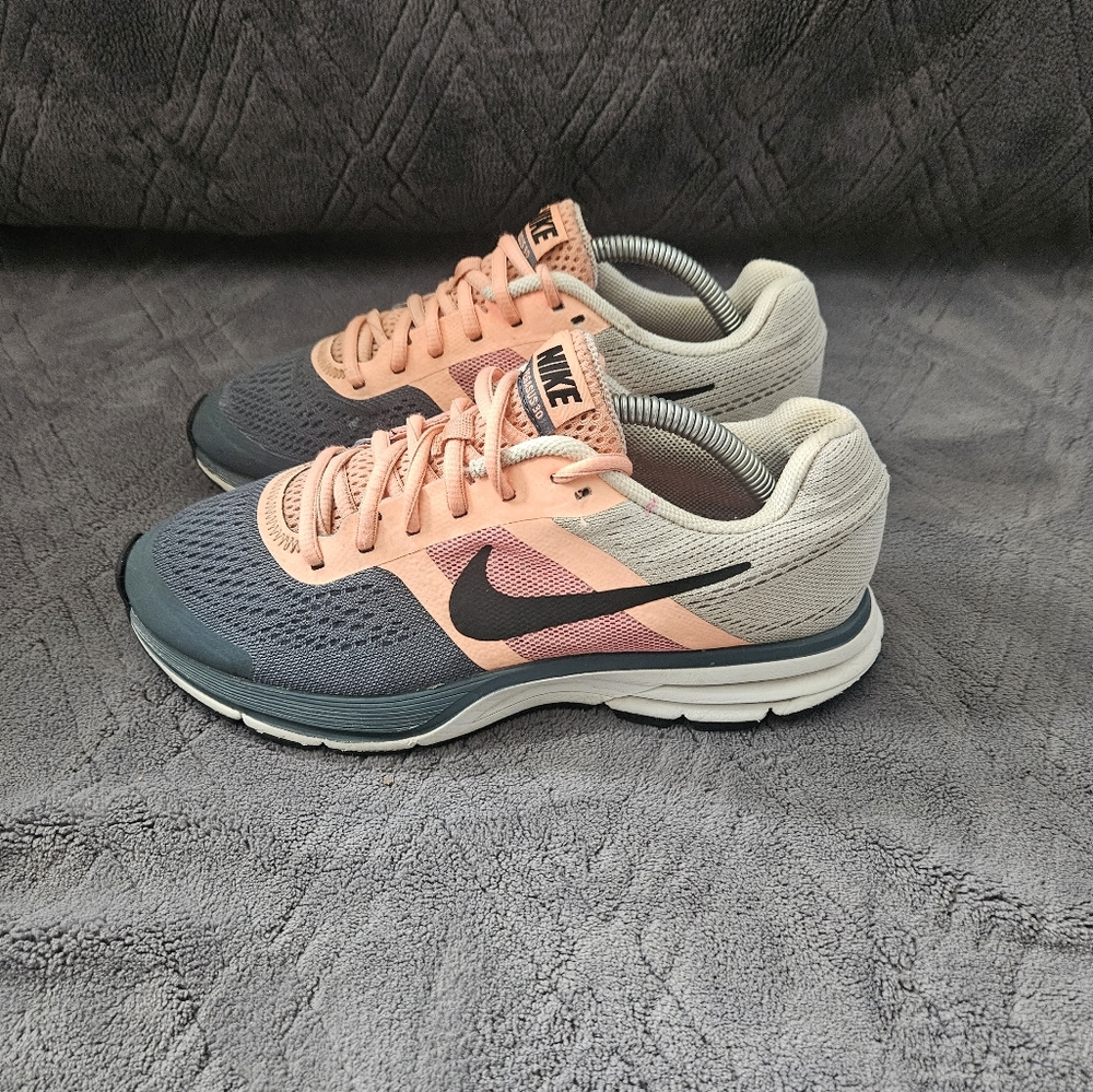 Nike Womens Sz 7.5 Pegasus 30 599392-604 Pink Running Shoes Multicolor Sneakers.